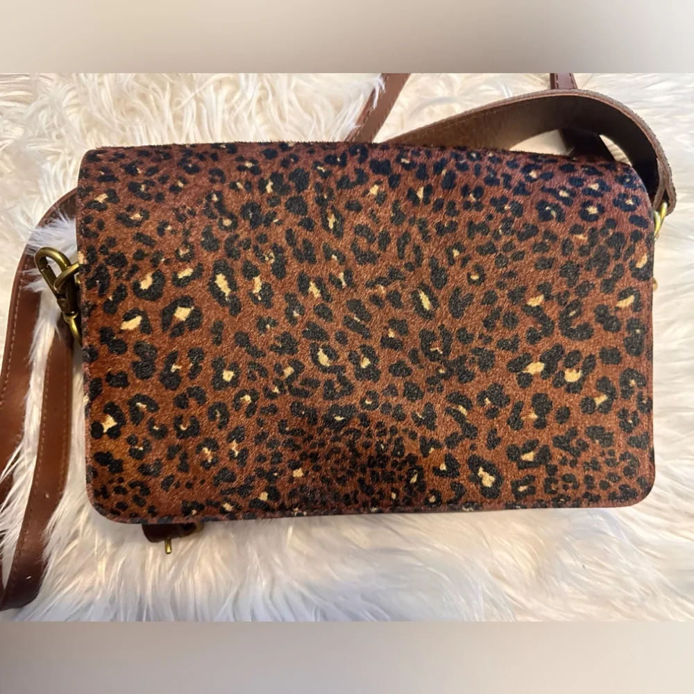 Madewell The Flap Convertible Crossbody Bag & Wallet Painted Leopard Calf Hair - Picture 6 of 16